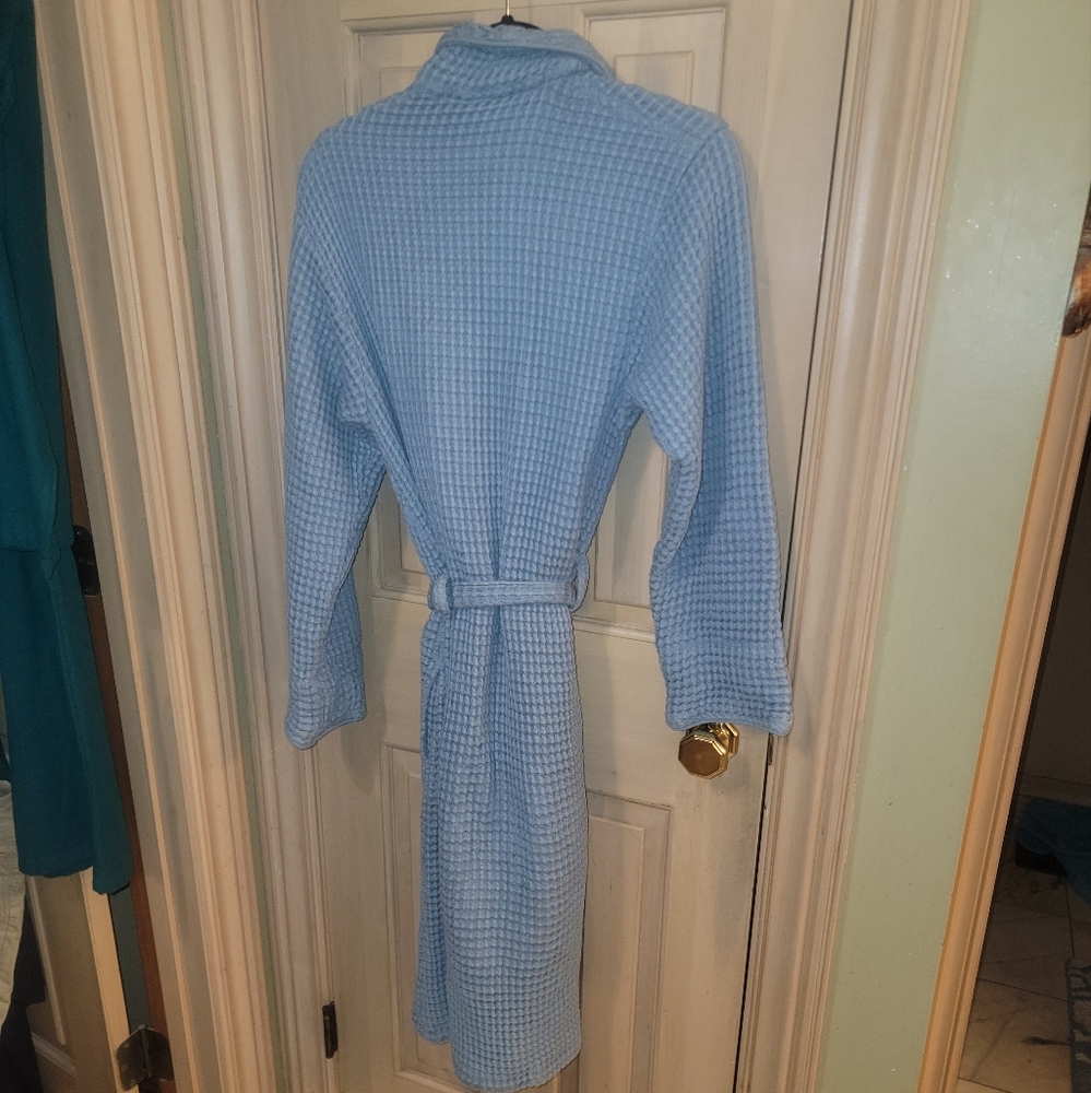 Brooklinen Light Blue Waffle Robe - Picture 3 of 5